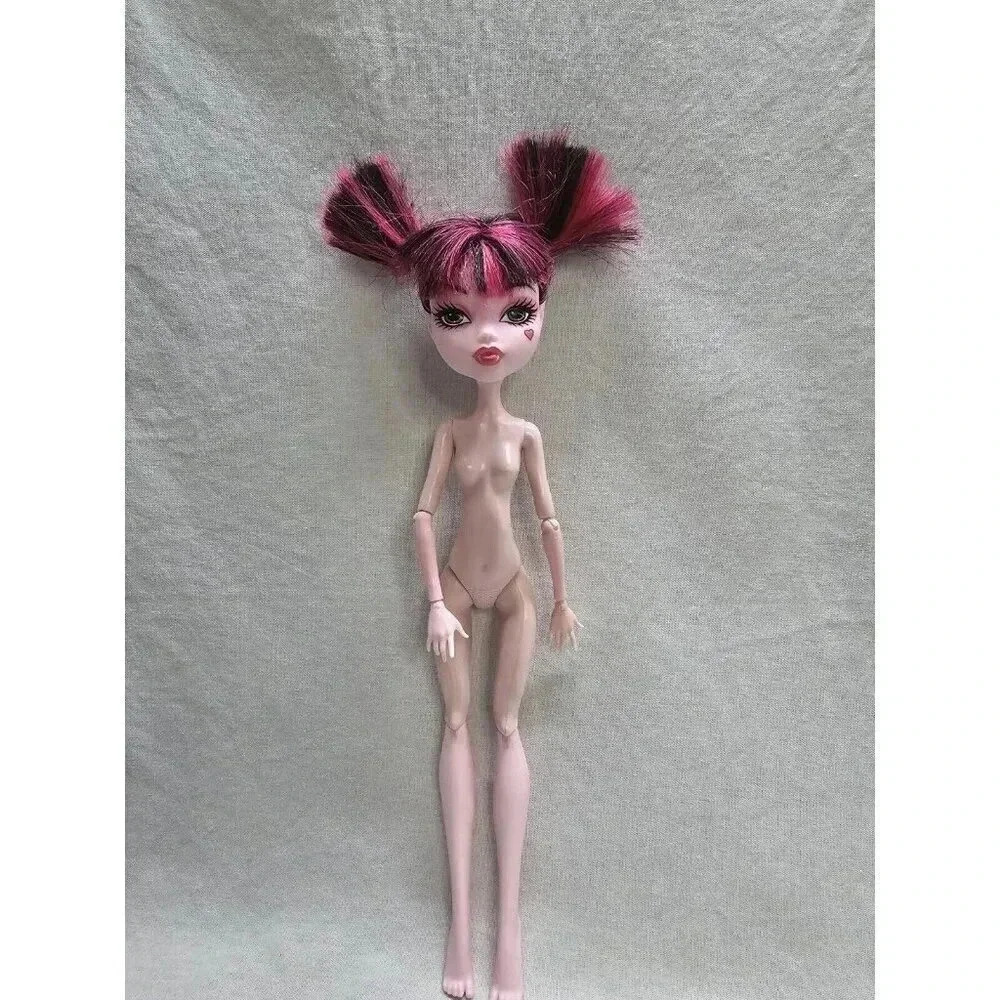 Monster High Dead Tired DRACULAURA Doll- Two Right Hands- Nude- READ - Picture 1 of 11